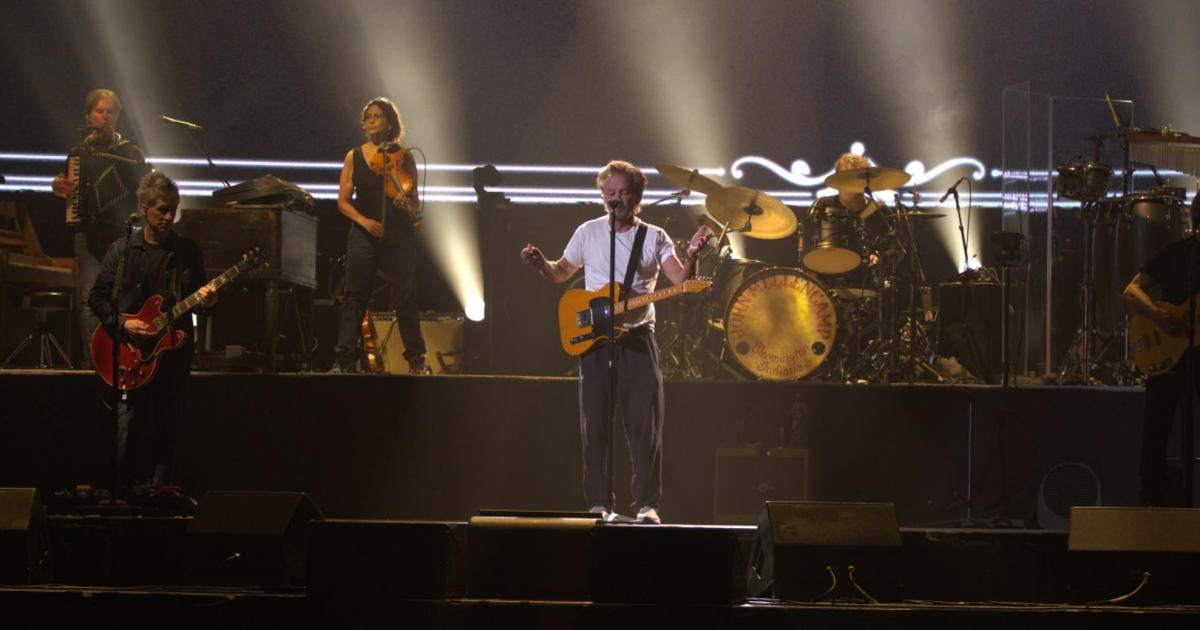 Thousands Watch Mellencamp Rehearsal