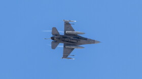 A U.S. Air Force F-16 Fighting Falcon, assigned to Ohio National Guard’s 180th Fighter Wing, flies over the flightline before landing at Joint Base Elmendorf-Richardson, Alaska, during U.S. Northern Command Exercise ARCTIC EDGE 2022, March 14, 2022. AE22 is a biennial homeland defense exercise to provide high quality and effective joint training in austere cold weather conditions. (U.S. Air National Guard photo by Staff Sgt. Kregg York)