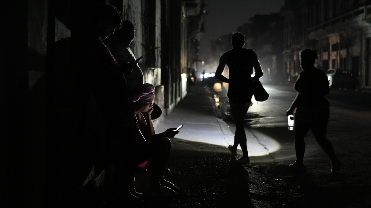 Photograph accompanying Waiting for Cuba's one-party system to implode raises the price of what follows