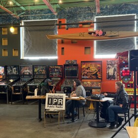 Rachel Felder, producer of the film "Detroit to Gloryland" sits down with Ed Ronco LIVE at Right Brain Brewery. (Photo : Vivian La / IPR News)