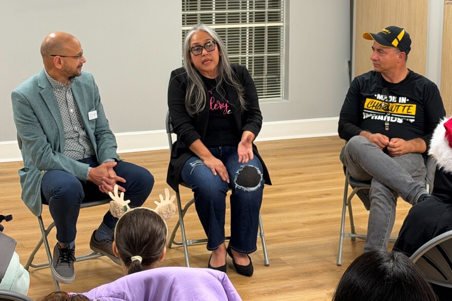 Jose Hernandez-Paris moderated the conversation with Willeny Figuera and Manolo Betancur.