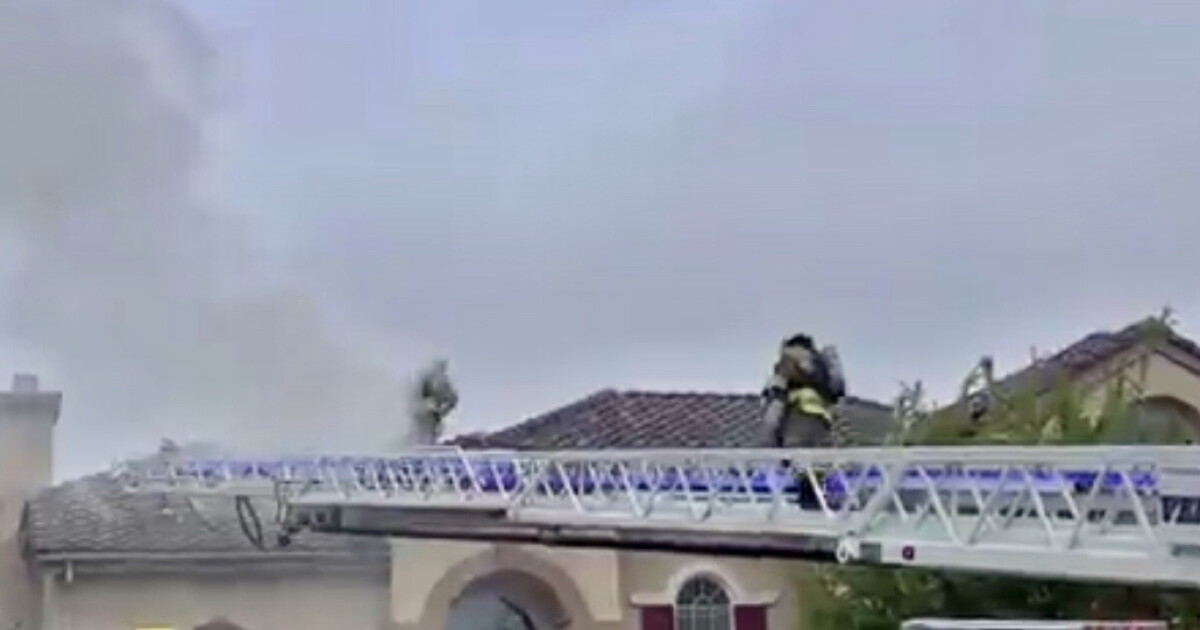 Plane crashes in Ventura County neighborhood: One person confirmed dead ...