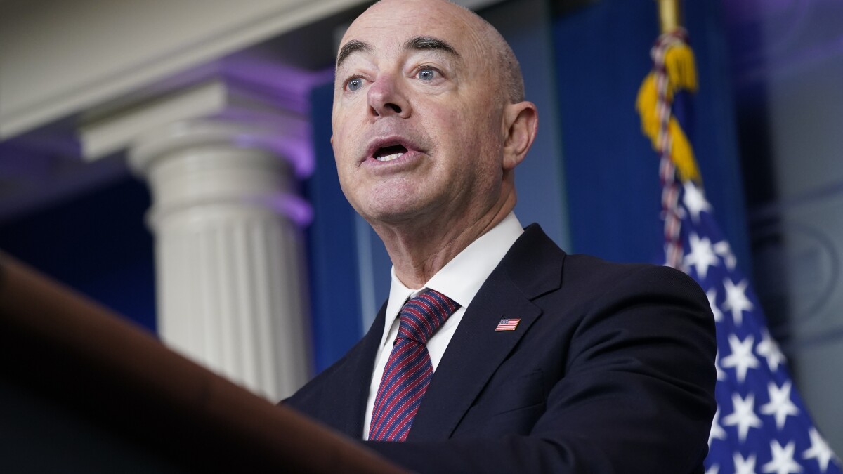 ICE e Stato di sicurezza

Come la repressione bipartisan viene attribuita a Trump per assolvere il sistema democratico-progressista