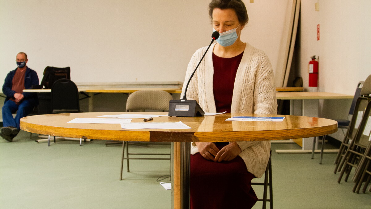 Council member Mary "Beth" Hessler to propose overturning the City of Bethel's vaccine mandate - Vimarsana News