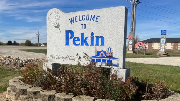 Here's the "Welcome to Pekin" sign along Illinois Route 9 on the east end of the city.