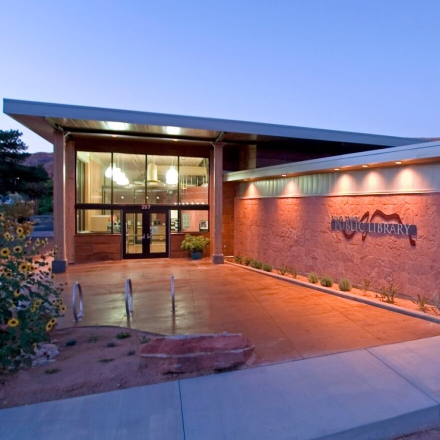 Street photo of the entrance of the Grand County library.