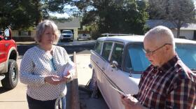 Kathy Mohr-Almeida and Mesa resident Darrell Knight.