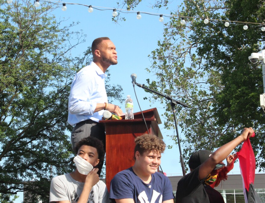 Linn County Supervisor Stacey Walker has announced he won't seek reelection. The first African American to hold the seat, Walker says he plans to continue to work to elect other progressive candidates across the state and the country.