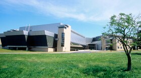 The NIST Advanced Measurement Laboratory (AML) building Gaitherburg, MD. Gail Porter, Public domain, via Wikimedia Commons