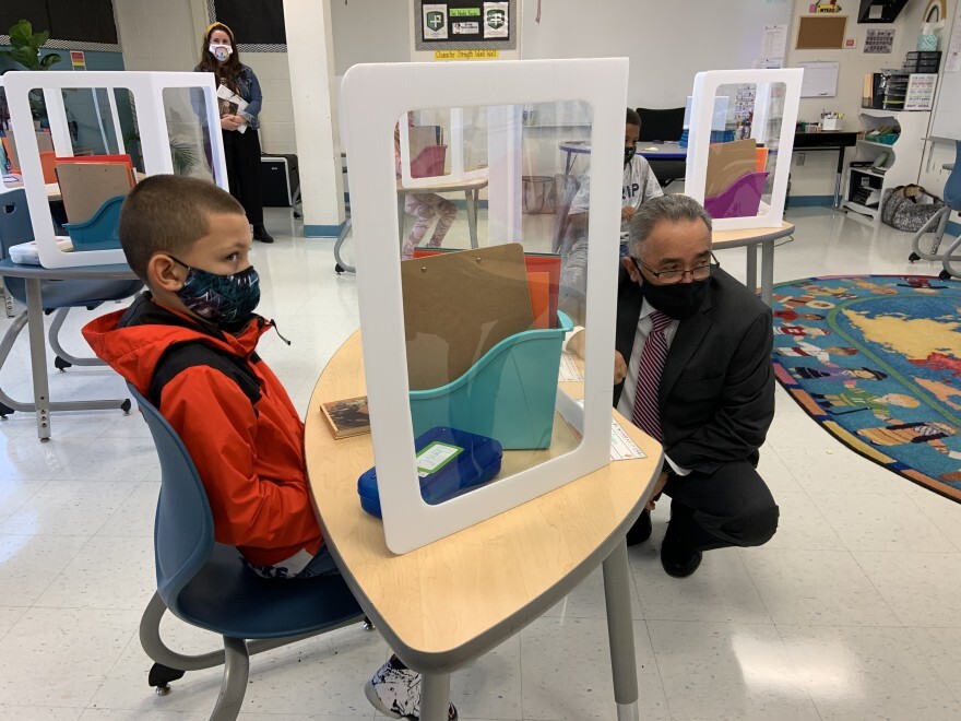 Superintendent Jaime Alicea with Syracuse school students in 2020.