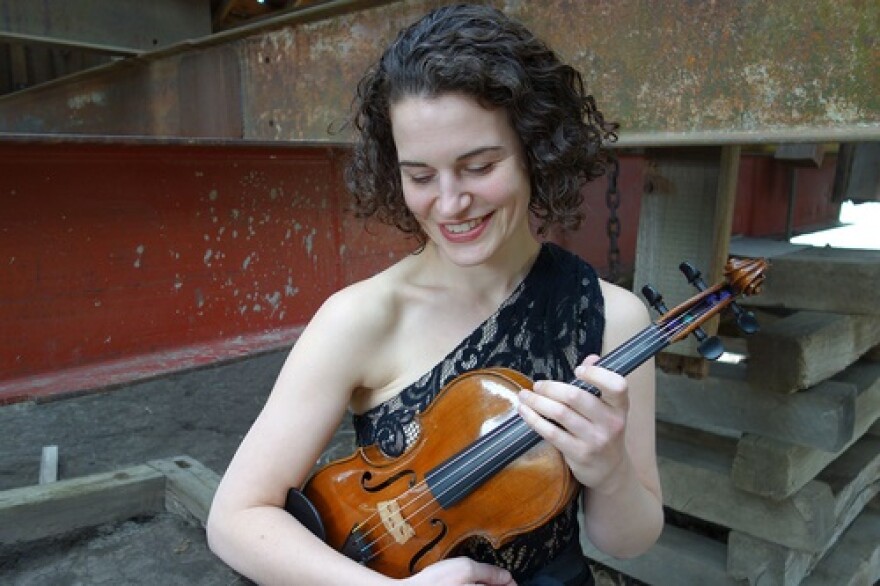rebecca_fischer_beccagaglianonoglassrev.jpg