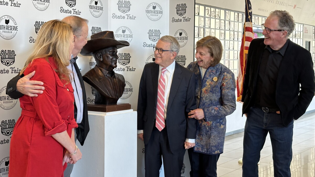Outgoing Ohio State Fair general manager celebrated with bust, belt buckle - Vimarsana News