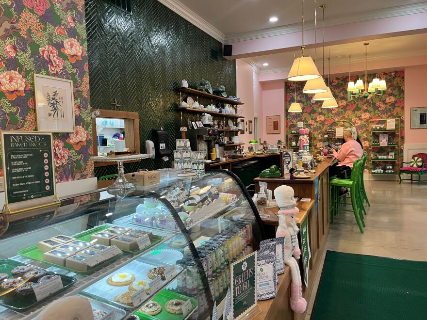 Customers enjoy drinks made at Kelly's Greens in a relaxing boutique atmosphere.