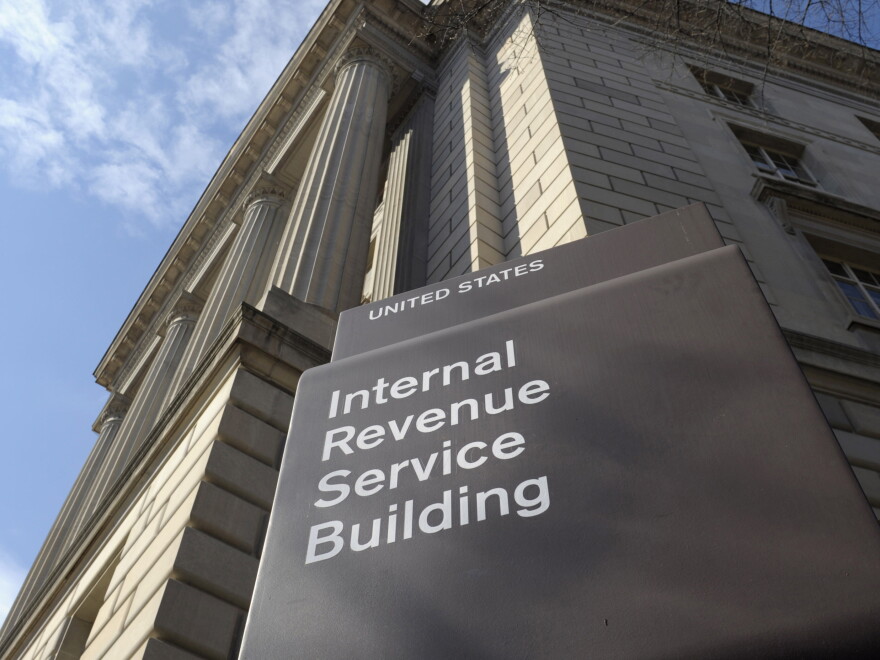 Byirs Ex-IRS contractor sentenced to 5 years in prison for leaking Trump's ...