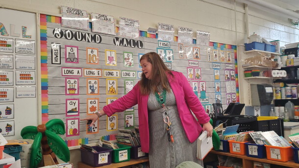 Paw Creek Elementary School teacher Stacy McGuffee teaches her class about vowel sounds.