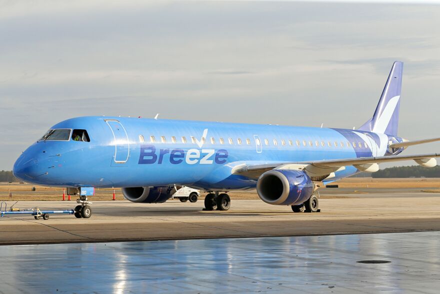 Breeze Airways airplane