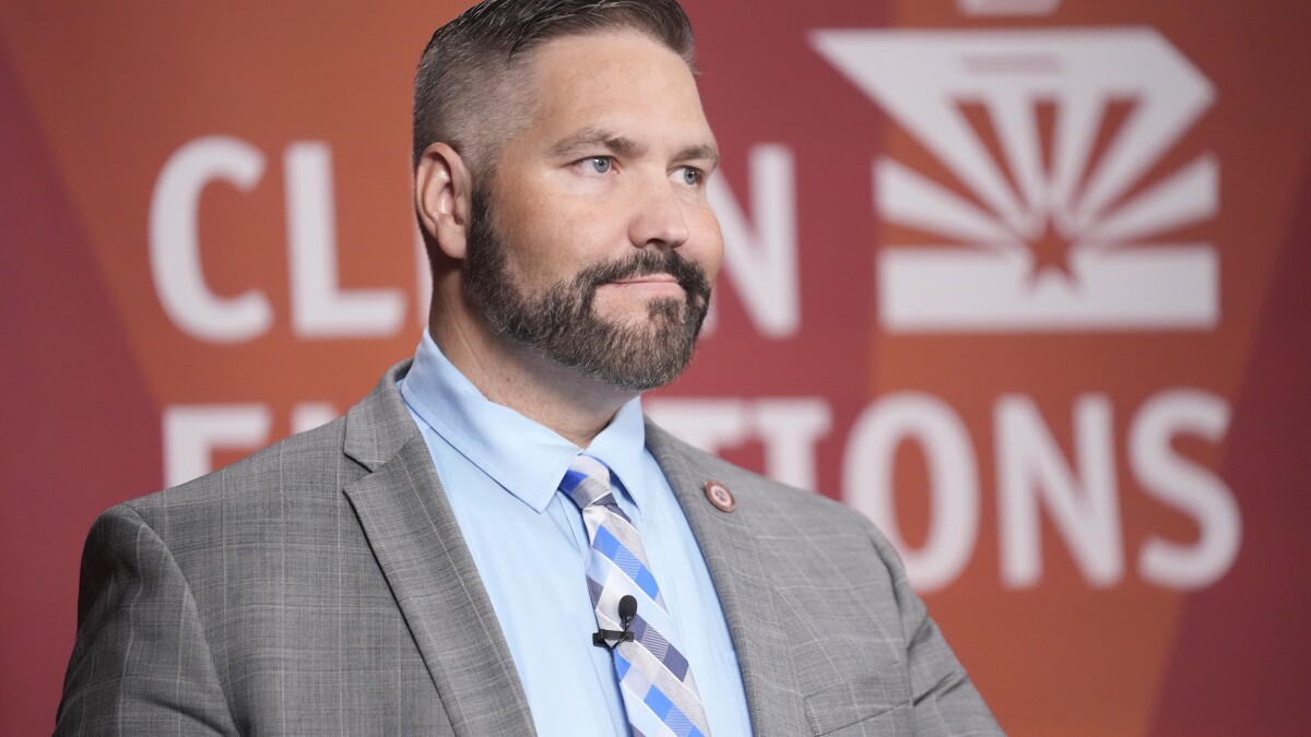 The latest twist in the long battle between the Maricopa County recorder and Board of Supervisors