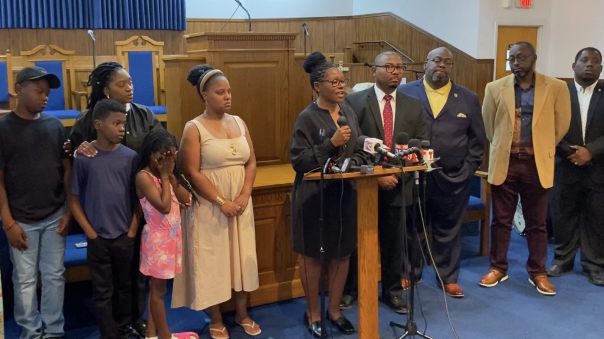 Family of Marion County mom fatally shot through a closed door calls for shooter's arrest - Vimarsana News