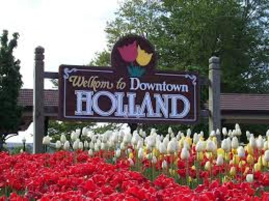 Holland Michigan downtown welcome sign