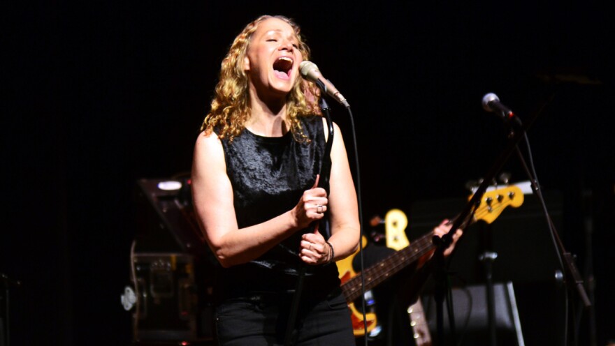 Joan Osborne.