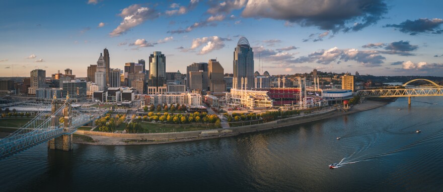 Cincinnati downtown aerial view, Ohio, USA skyline
