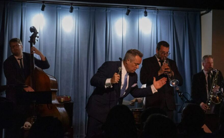Singer Ricki Derek and the Vegas Six band perform a medley of classic songs at Scat Jazz Lounge in downtown Fort Worth on July 18, 2025.