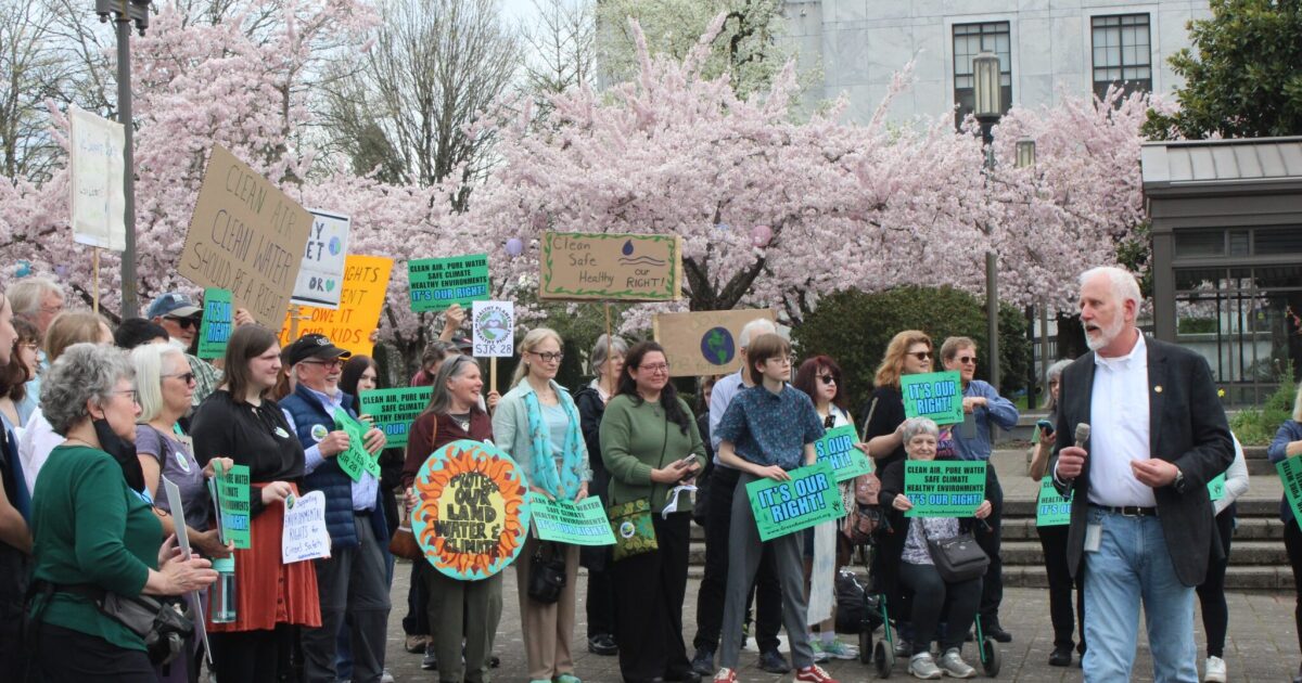 Oregon lawmakers bailed on a constitutional climate amendment. Advocates will take it to voters