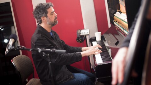 Spike Wilner in the KNKX Studios. 