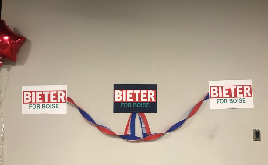 bieter_signs.jpeg
