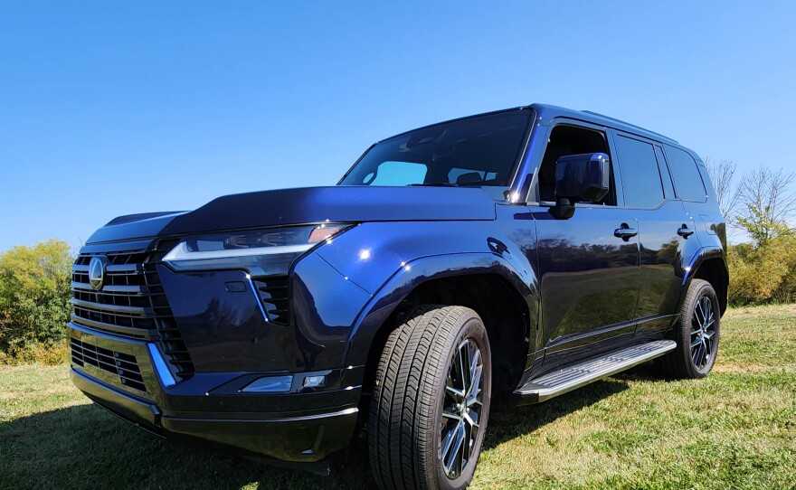 2024 Lexus GX 550 Premium+ front angle