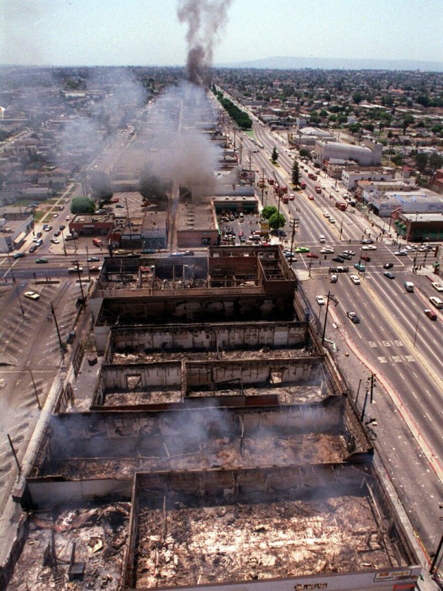 Smoke covers Los Angeles Thursday, April 30, 1992, as fires from the riots burn out of control.