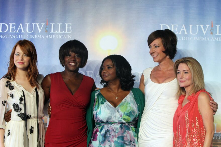 (L-R): US actress Emma Stone, US actress Viola Davis, US actress Octavia Spencer, US actress  Alison Janney and US screenwriter Kathryn Stockett pose during the photocall of the movie "The Help".