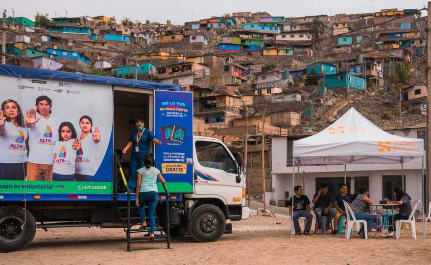 Partners in Health, known locally as Socios En Salud, began TB Móvil to bring diagnosis and treatment directly to Lima's at-risk communities.
