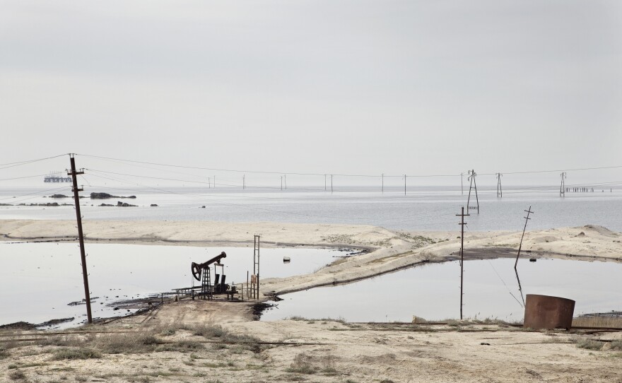  Archival Pigment Print on Hahnemühle Matt Smooth Paper  Print size 29.5” x 42.5” in