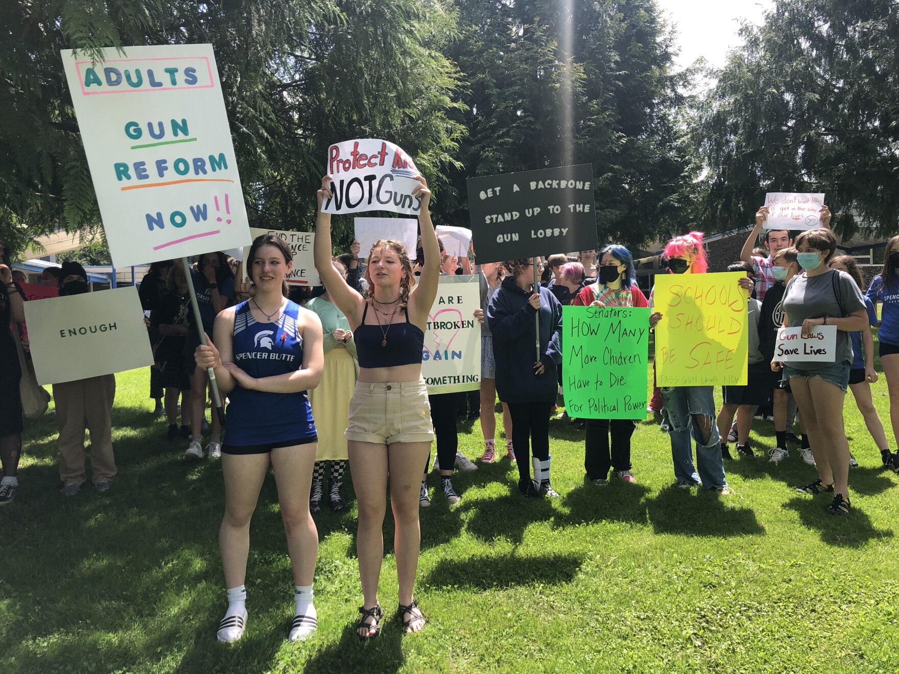 Decrying gun violence and mass shootings, students stage walkout at Spencer Butte Middle School