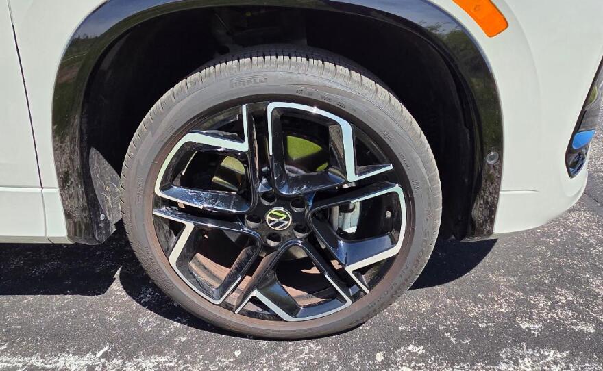 2026 Volkswagen Tiguan SEL R-Line Turbo wheel