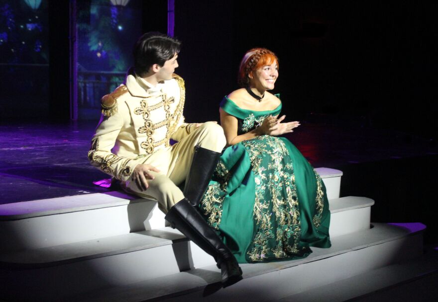 Landon Maas and Shennan Nelson as Hans and Anna.
