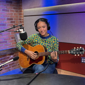 Kimaya Diggs joins The Fabulous 413 for a Live Music Session.