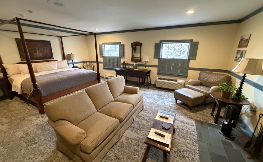 Guest rooms at Turkey Hill Inn have wood furnishings and Pennsylvania style.