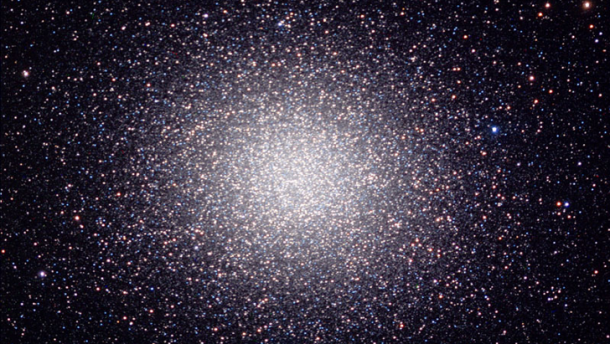 The closest and brightest globular star clusters Omega Centauri is in good view during the month of May.