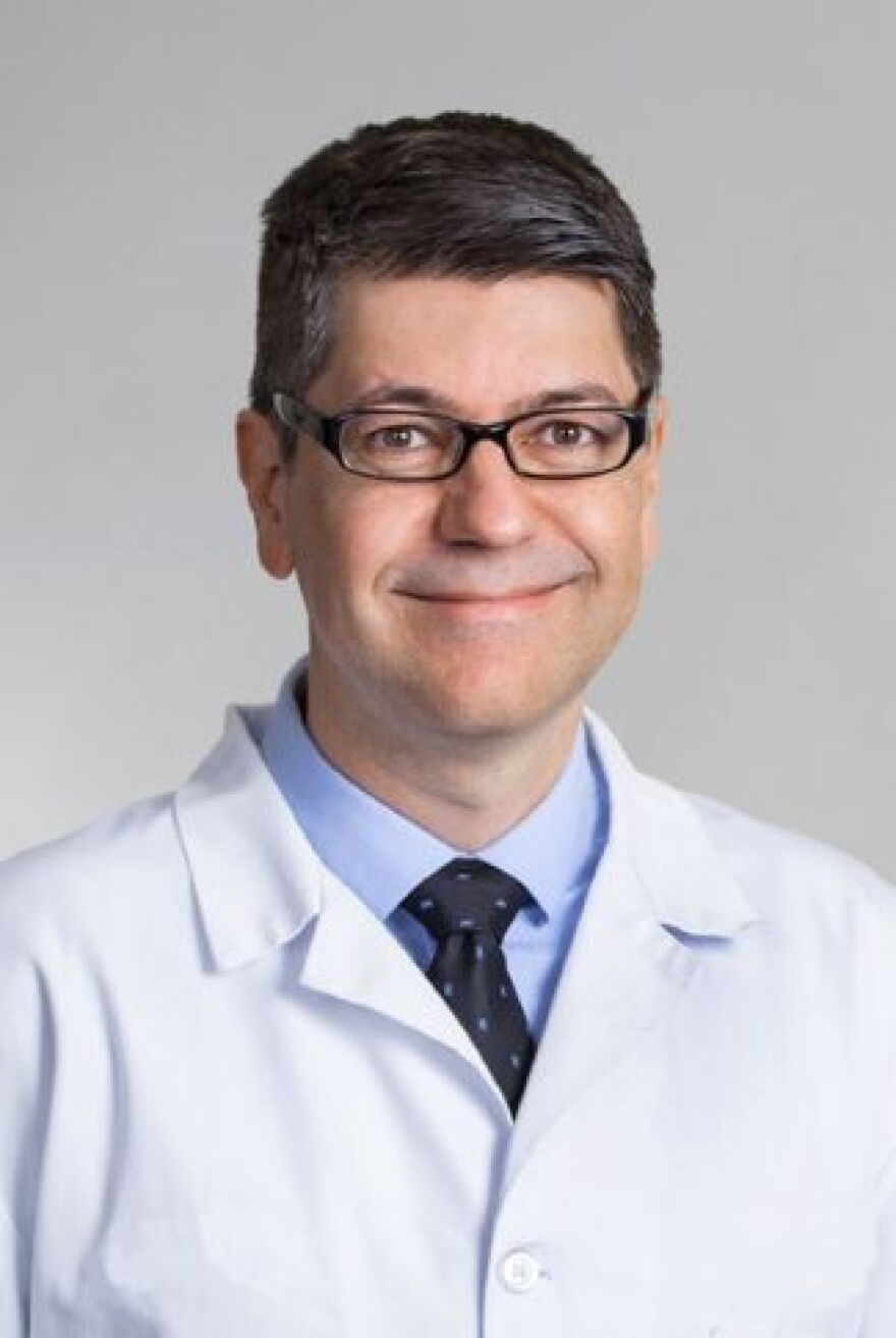 Dr. Julio Vieira