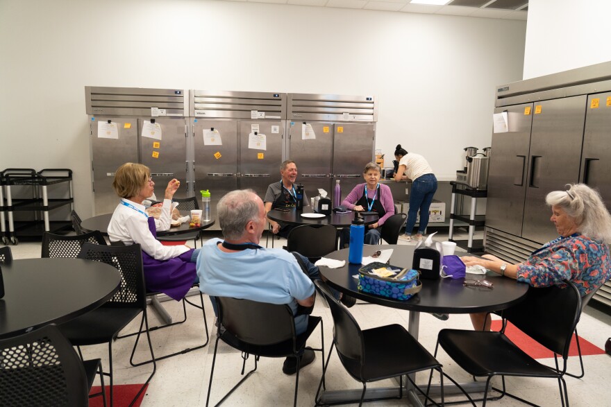 Volunteers working at the Casa Alitas cafeteria braced for stark changes when federal funding was set to run out in just a matter of days. A majority of staff would have been laid off and hundreds of migrants would have been left on the streets of Arizona communities.