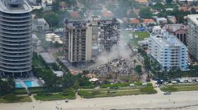 Photo of building collapse 