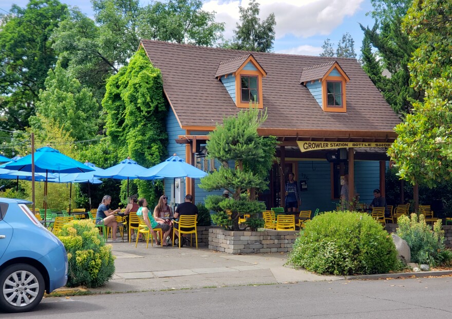 With outdoor seating and catering to mountain bikers, Gil's tap house was a destination in Ashland during the pandemic.