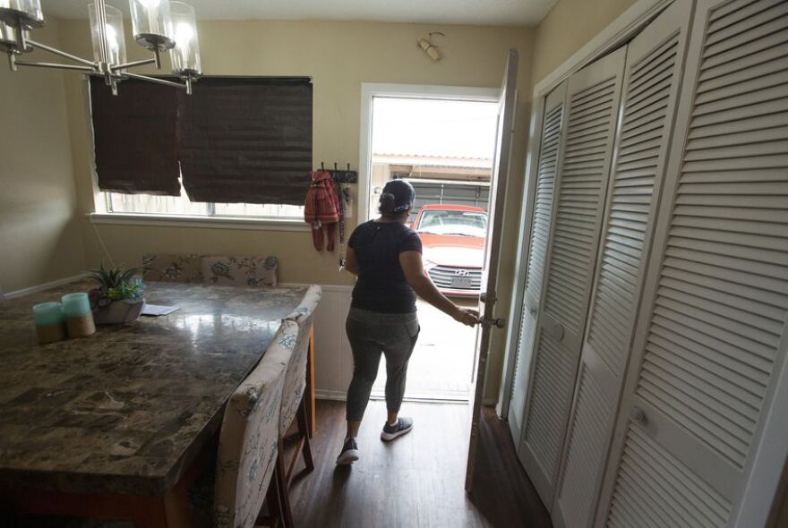 05-hud-houston-mkc-tt