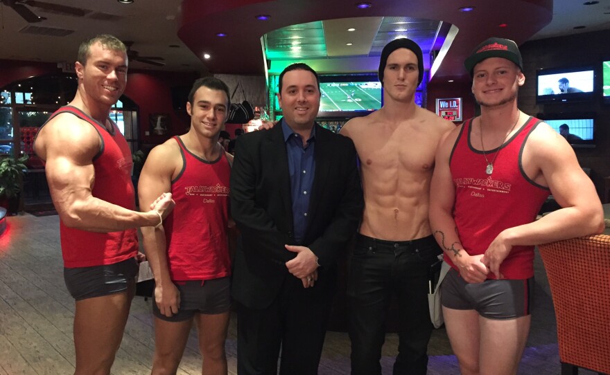 An All-male Hooters At Tallywackers In Dallas Beefcake Is On The Menu Kera News