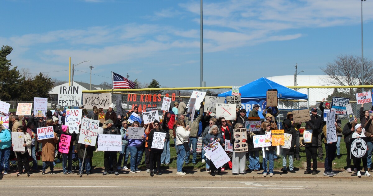 Peoria, Bloomington and Normal join nationwide 'No Kings' protests