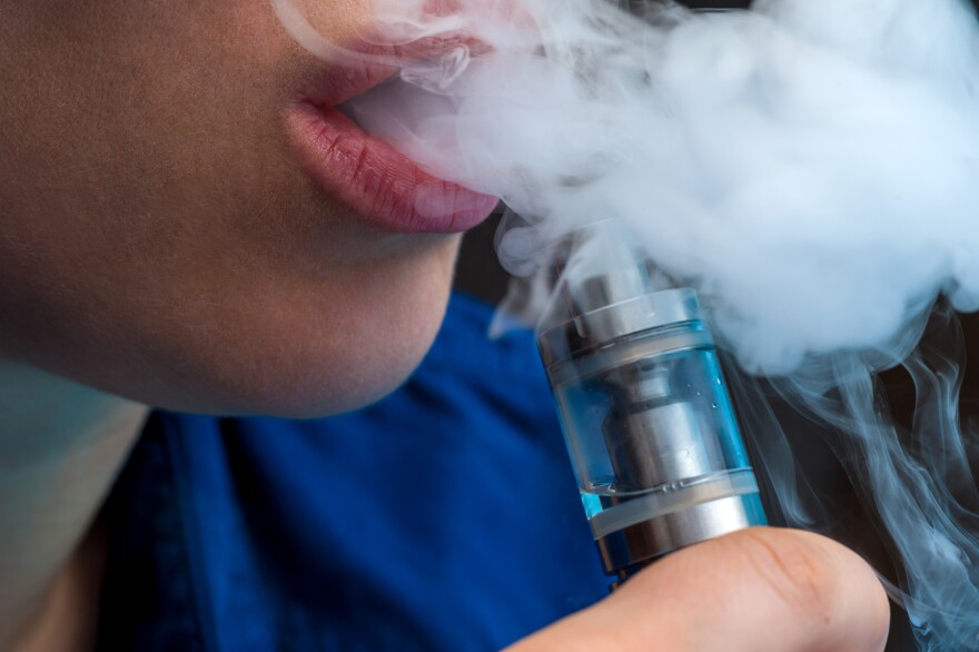 Second vaping-related death in Michigan heightens state warnings Second vaping-related death in Michigan heightens state warnings