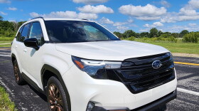2025 Subaru Forester Sport right front