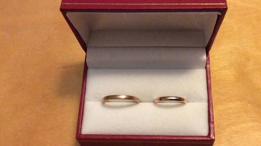 Sabina Rak Neugebauer and Marcio Siwi's wedding rings came from gold with a long family history.
